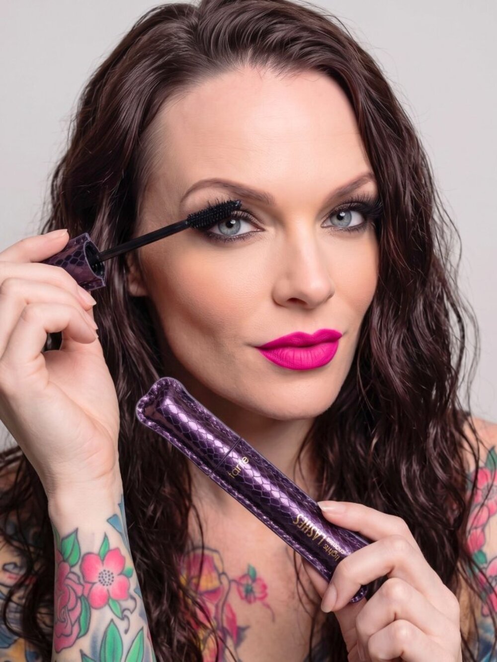Tarte Lights Camera Lashes 4-In-1 Volumizing Mascara Black Purple Sleeve 7mL